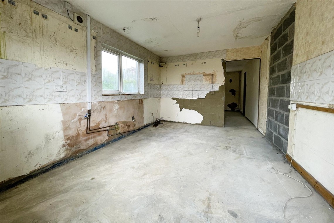 Images for HMO | £54K | BONUS PLOT | FISHPONDS