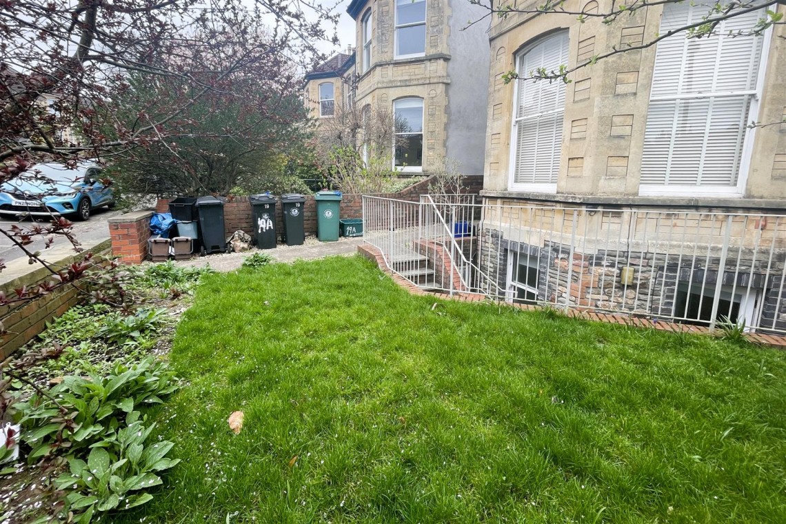 Images for GARDEN FLAT | CASH BUYERS ONLY | REDLAND