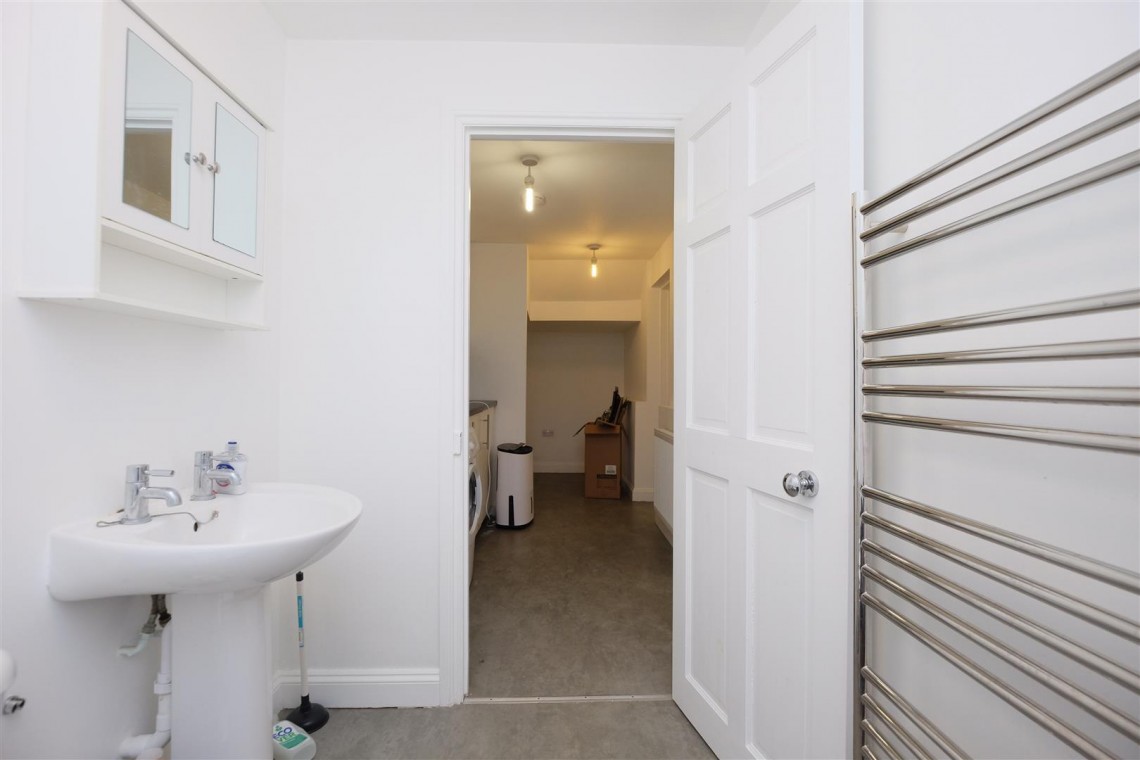 Images for GARDEN FLAT | CASH BUYERS ONLY | REDLAND