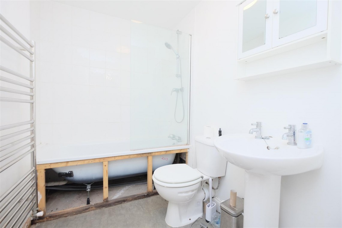 Images for GARDEN FLAT | CASH BUYERS ONLY | REDLAND