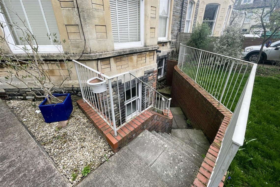 Images for GARDEN FLAT | CASH BUYERS ONLY | REDLAND