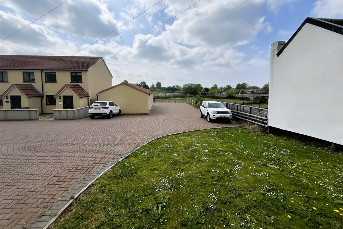 Images for 0.87 ACRES | HALLEN