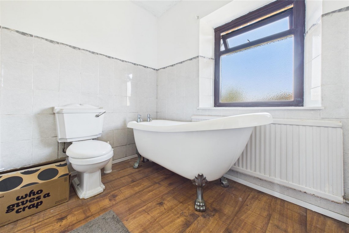 Images for REDUCED | UPDATING | BS39