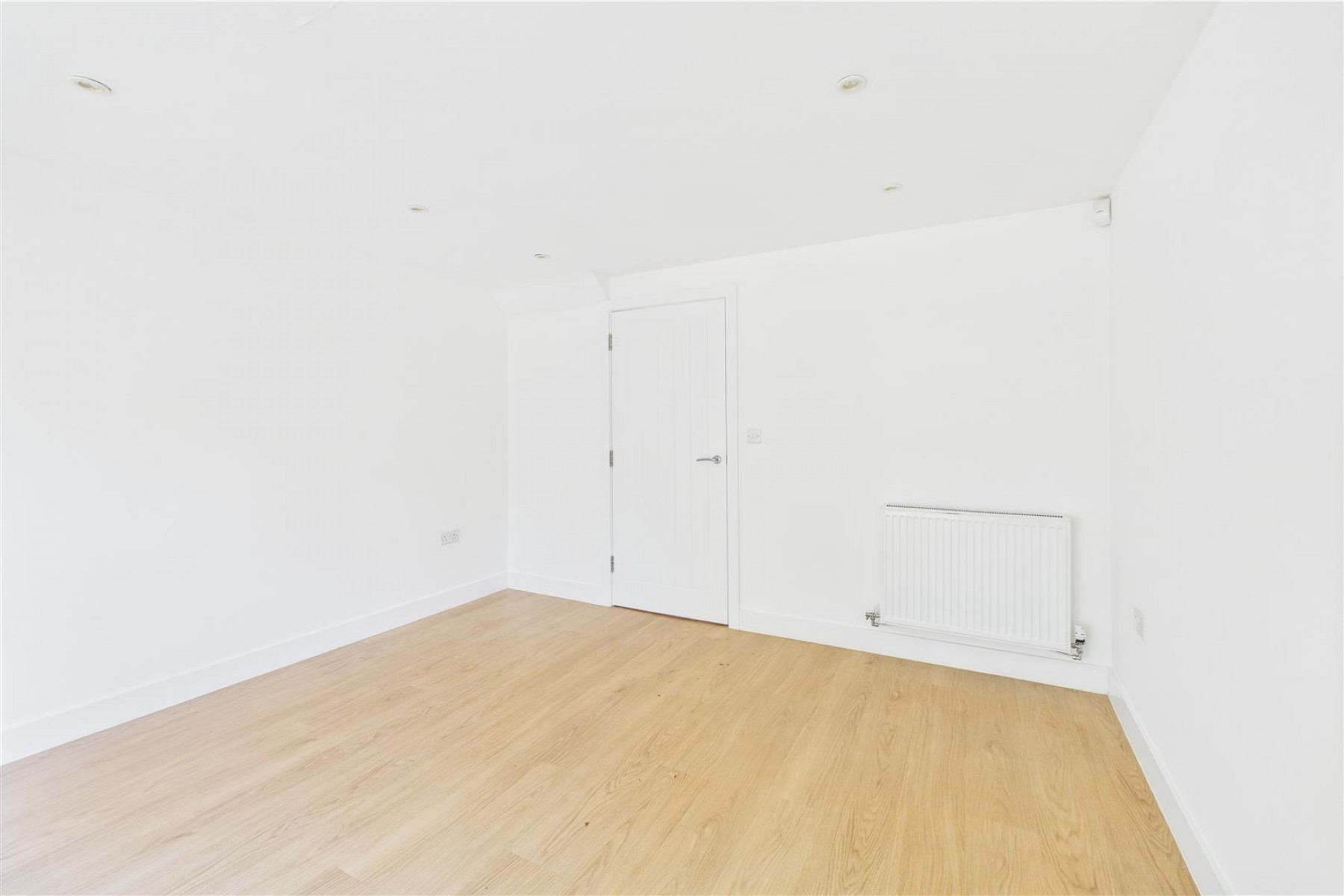 Images for MODERN TOWNHOUSE | BS5