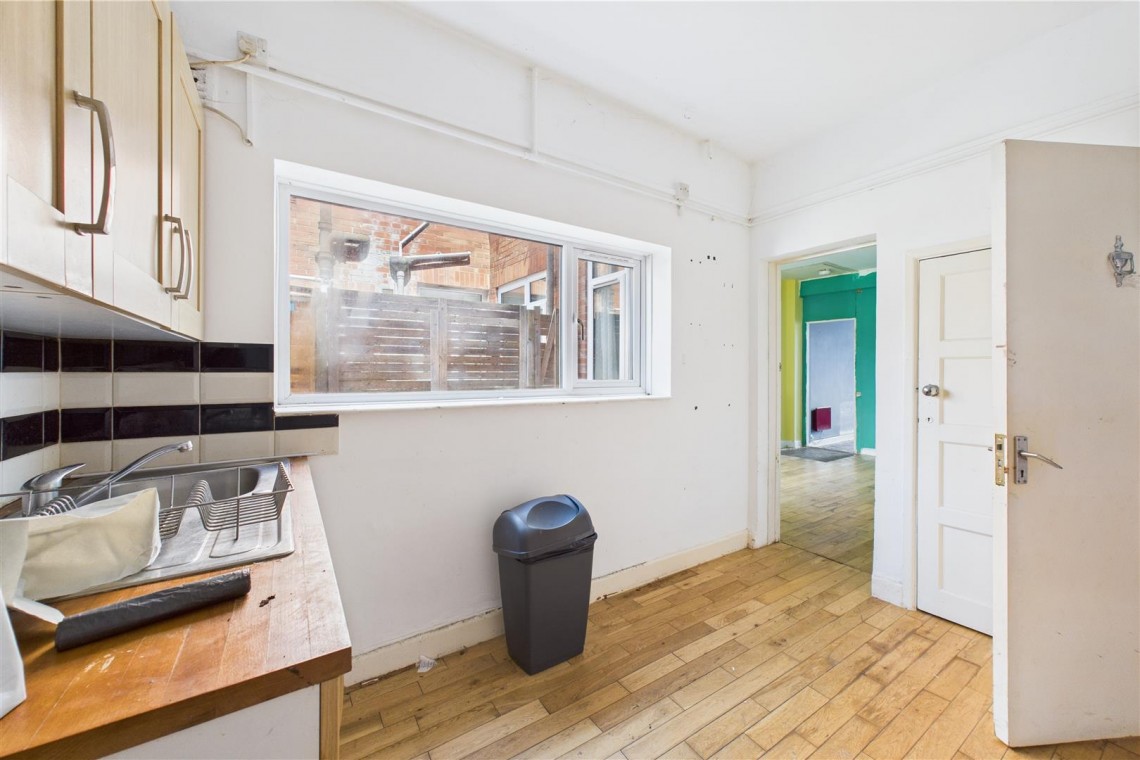 Images for 2 X VACANT FLATS | WSM