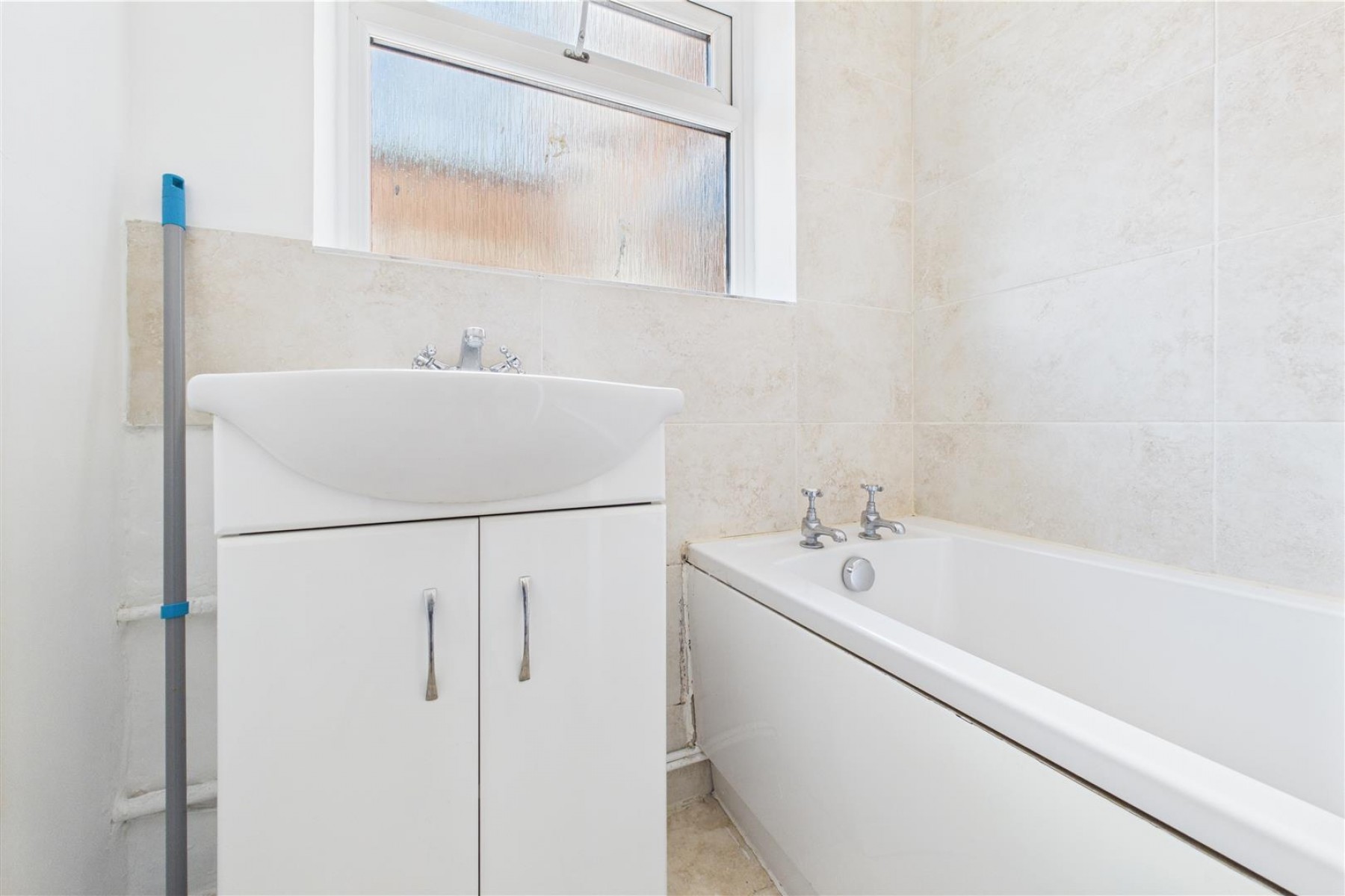 Images for 2 X VACANT FLATS | WSM