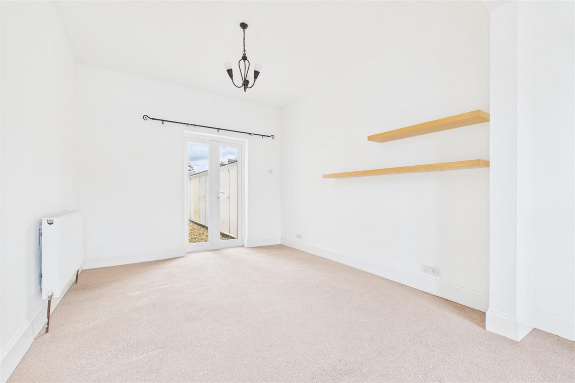Images for REDUCED | BASIC UPDATING | KINGSWOOD