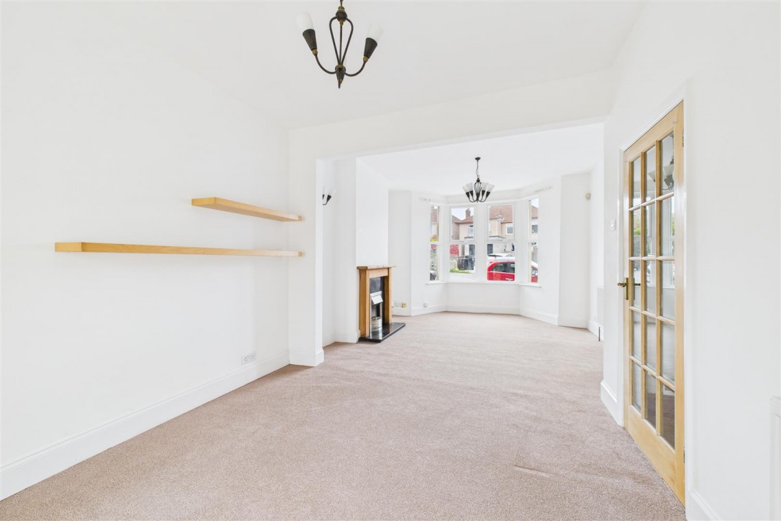 Images for REDUCED | BASIC UPDATING | KINGSWOOD