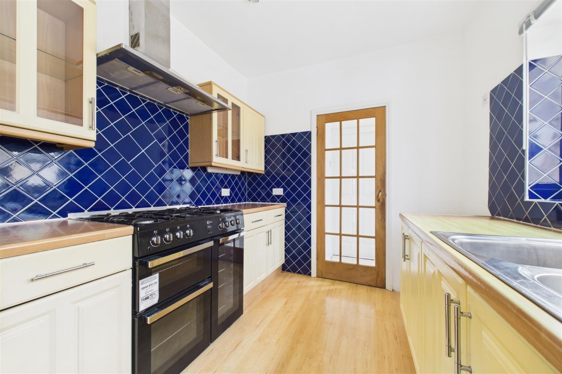 Images for REDUCED | BASIC UPDATING | KINGSWOOD