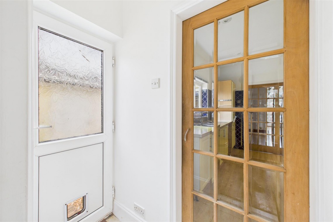 Images for REDUCED | BASIC UPDATING | KINGSWOOD