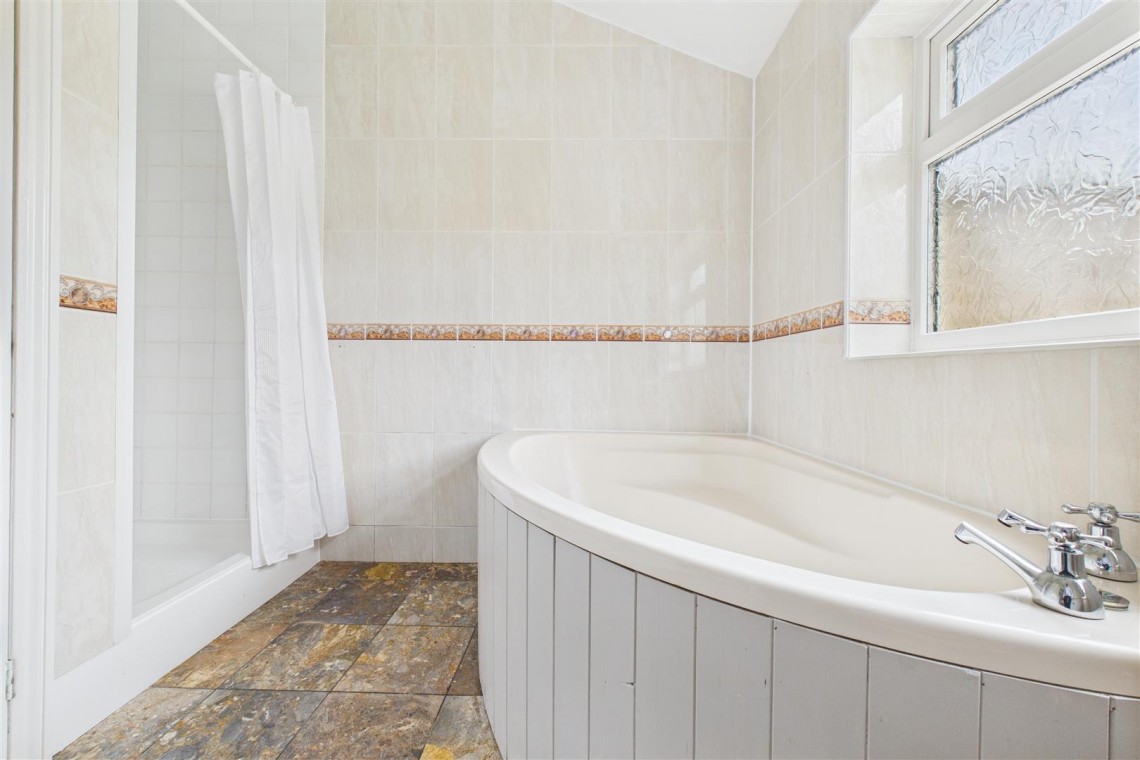 Images for REDUCED | BASIC UPDATING | KINGSWOOD