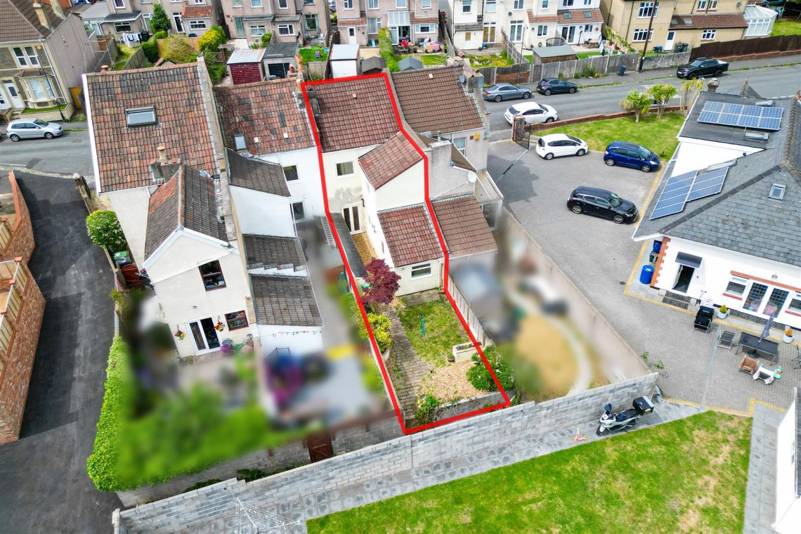 Images for REDUCED | BASIC UPDATING | KINGSWOOD
