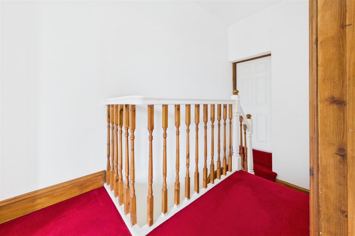 Images for REDUCED | BASIC UPDATING | KINGSWOOD