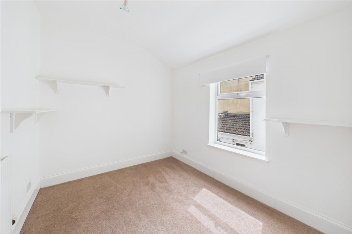 Images for REDUCED | BASIC UPDATING | KINGSWOOD