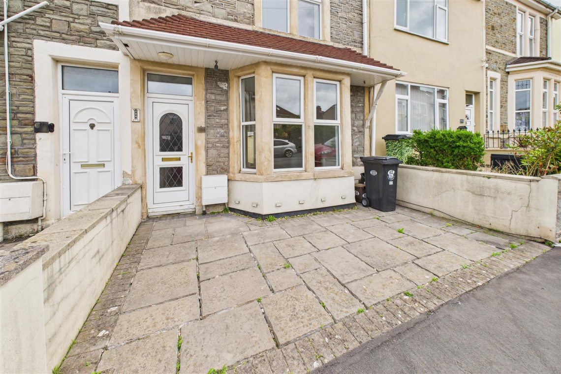 Images for REDUCED | BASIC UPDATING | KINGSWOOD