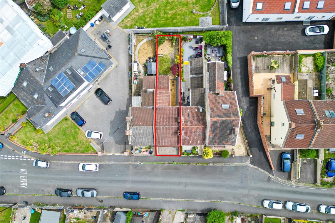 Images for REDUCED | BASIC UPDATING | KINGSWOOD