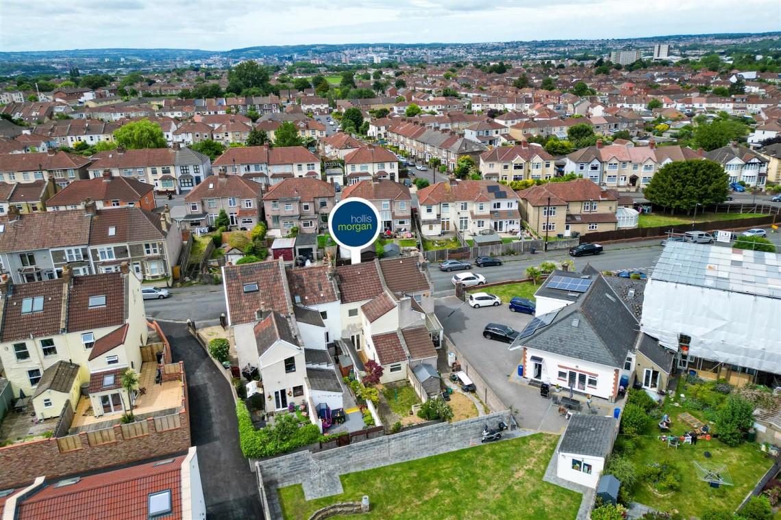 Images for REDUCED | BASIC UPDATING | KINGSWOOD