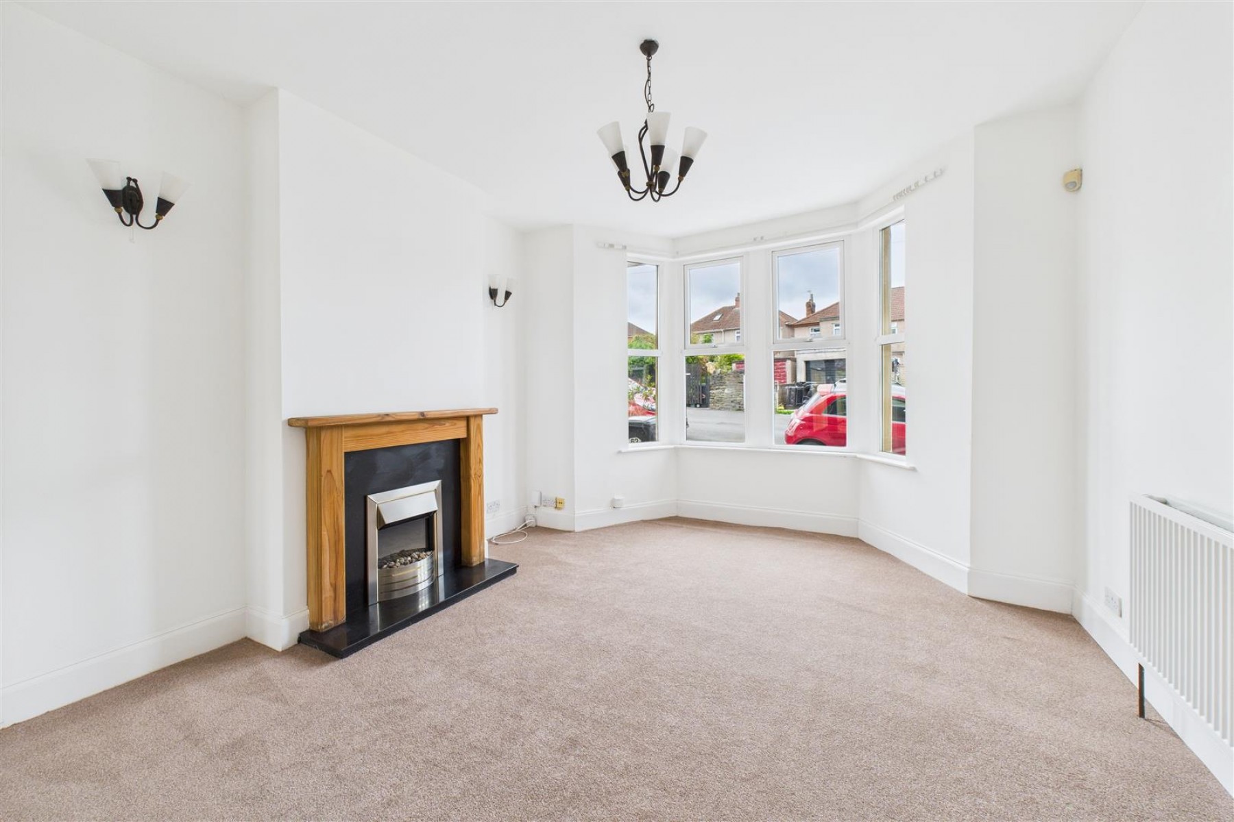 Images for REDUCED | BASIC UPDATING | KINGSWOOD