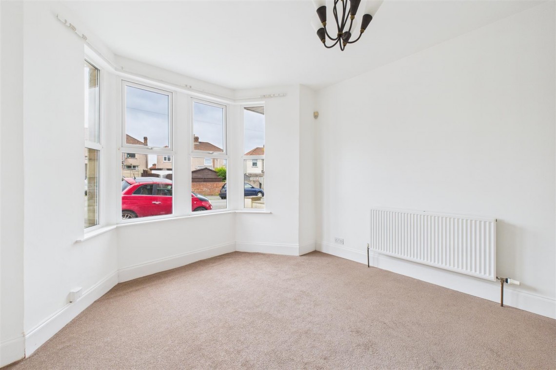 Images for REDUCED | BASIC UPDATING | KINGSWOOD