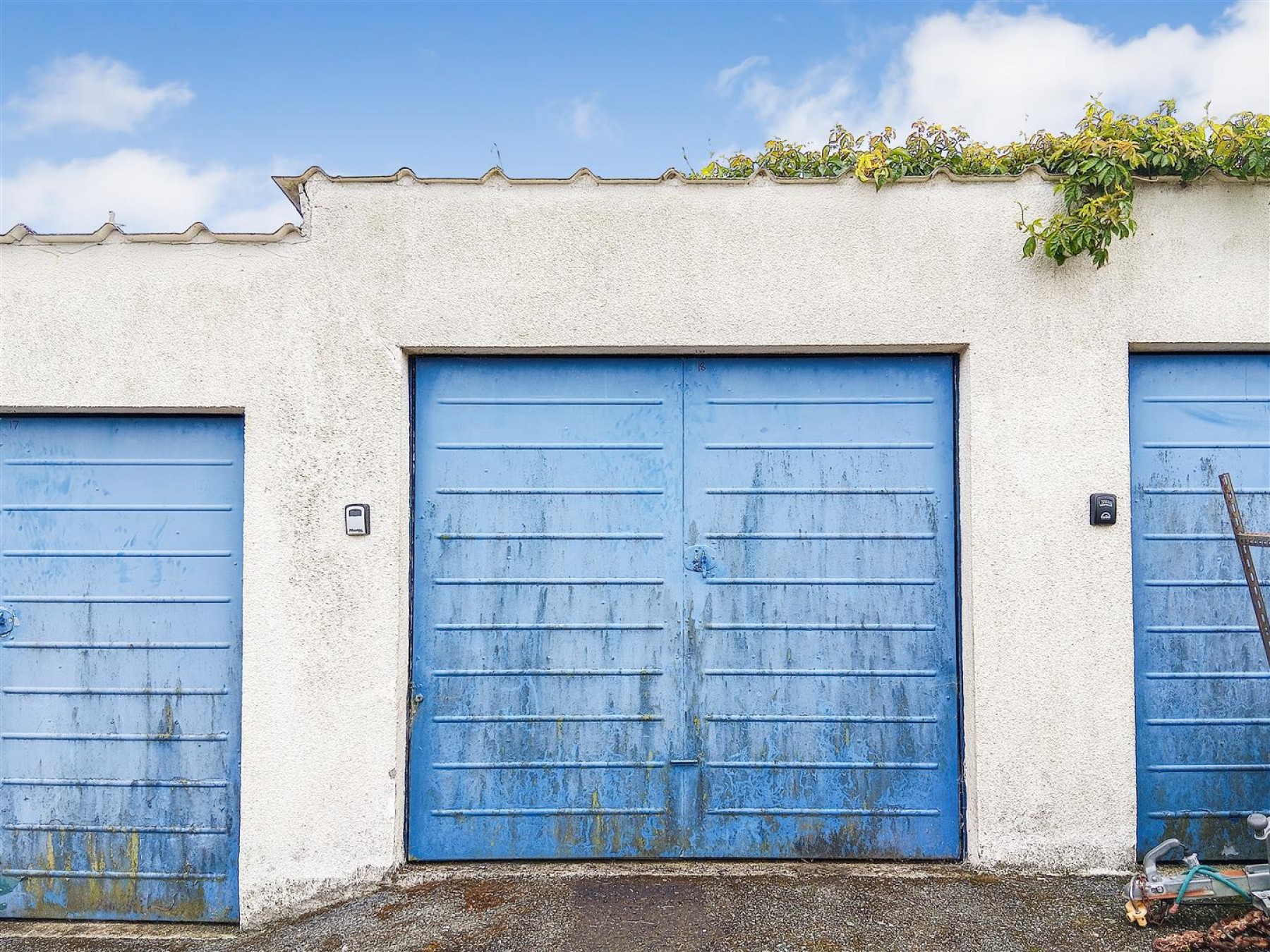Images for 2 X GARAGES | DARTMOUTH