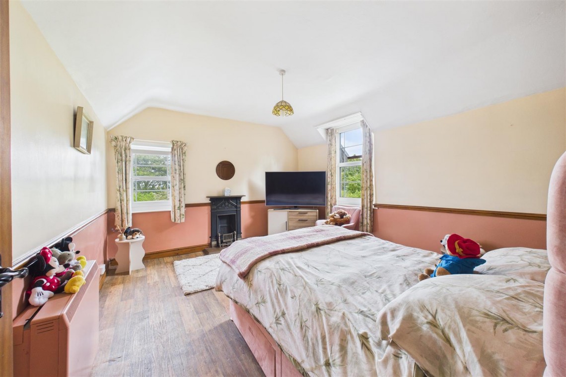 Images for DETACHED | UPDATING | DUNDRY