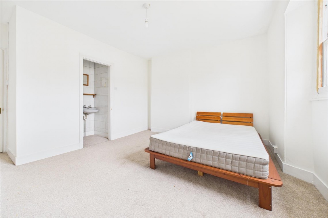 Images for BASIC UPDATING | GARAGE | PARKING | CLIFTON