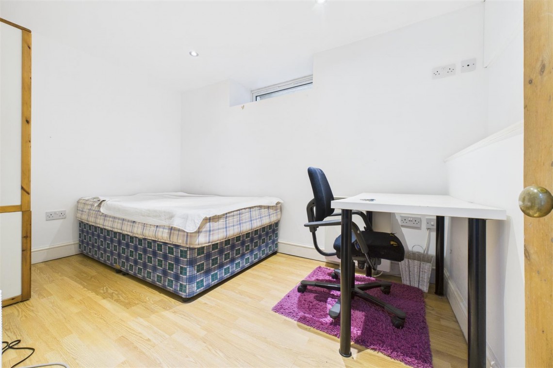 Images for HOUSE + FLAT | REDUCED | BA1