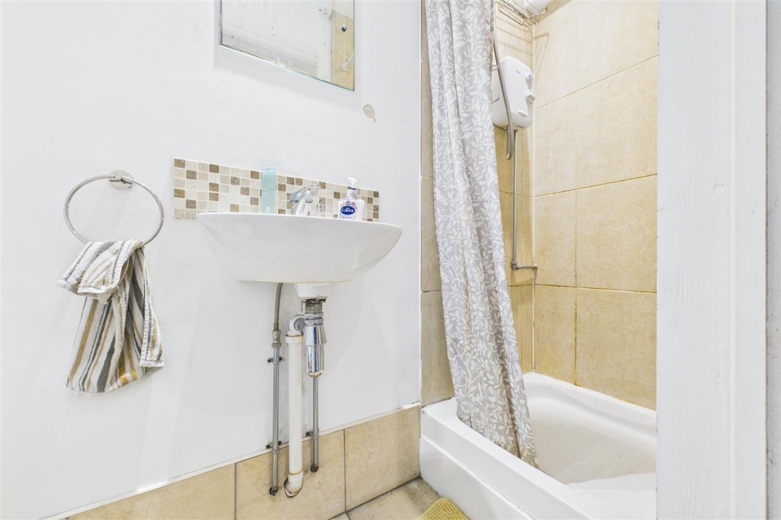 Images for HOUSE + FLAT | REDUCED | BA1