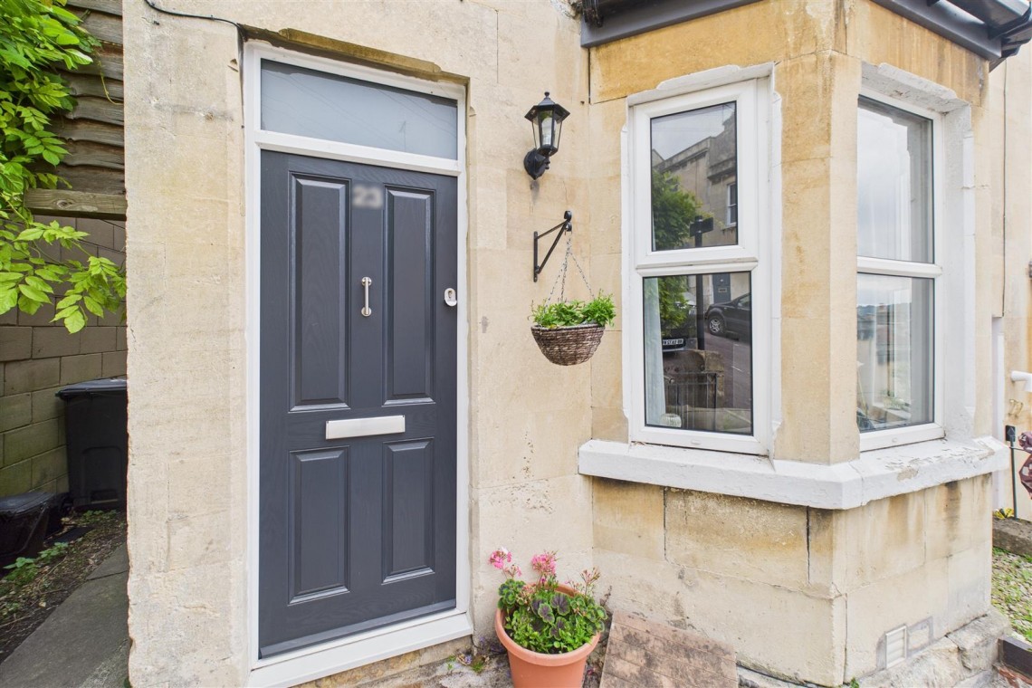Images for HOUSE + FLAT | REDUCED | BA1