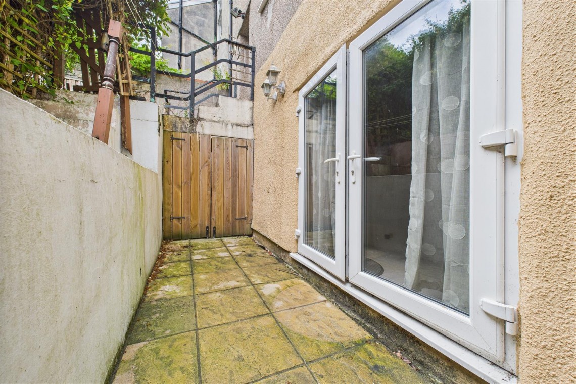 Images for FREEHOLD BLOCK | 4 X FLATS | UPDATING | BS6