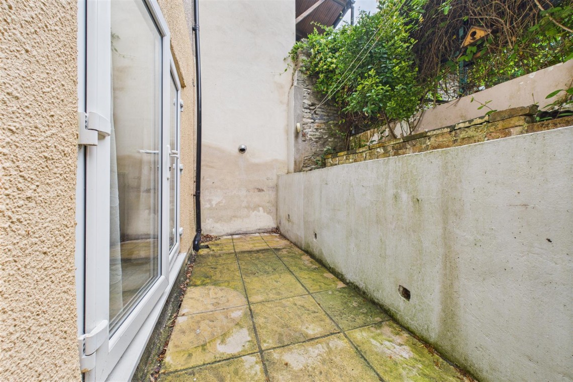 Images for FREEHOLD BLOCK | 4 X FLATS | UPDATING | BS6