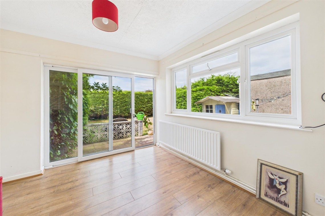 Images for HOUSE FOR UPDATING | NAILSEA