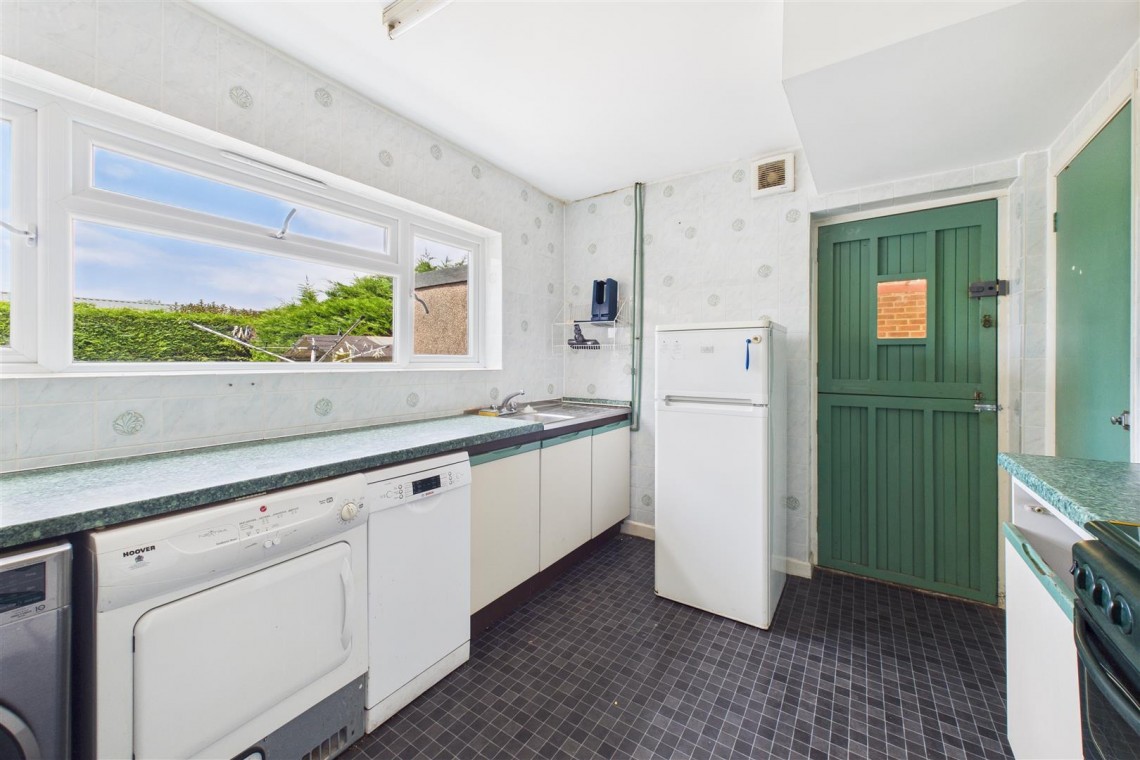 Images for HOUSE FOR UPDATING | NAILSEA