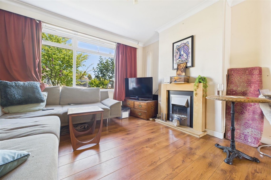 Images for HOUSE FOR UPDATING | NAILSEA
