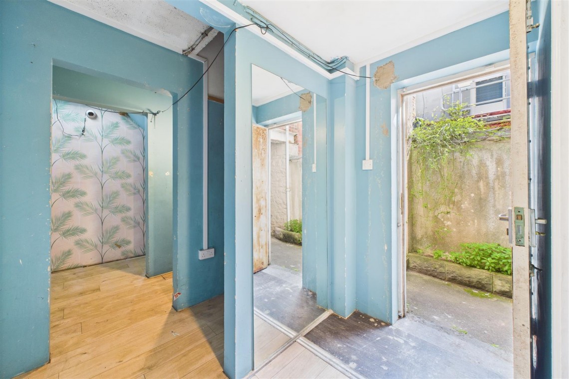 Images for MIXED USE | 2 FLATS | WSM