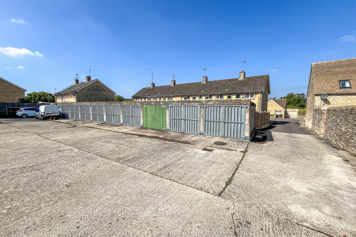 Images for 19 GARAGES | LARGE PLOT | CIRENCESTER