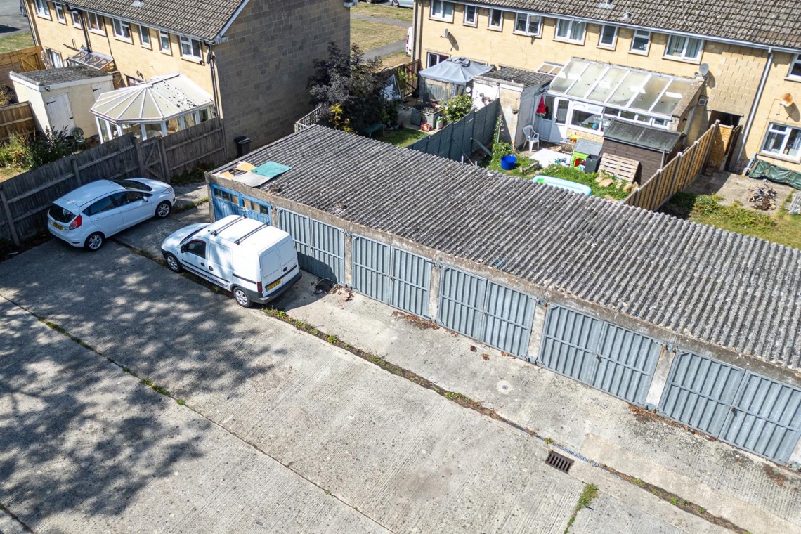 Images for 19 GARAGES | LARGE PLOT | CIRENCESTER