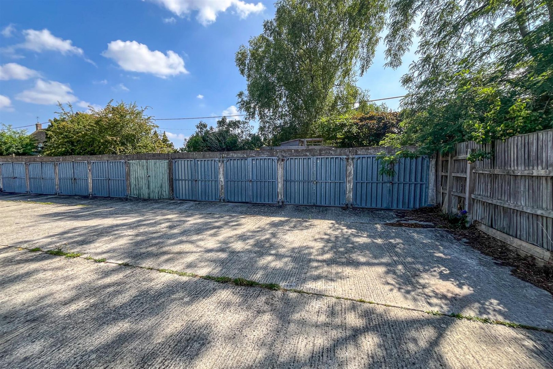 Images for 19 GARAGES | LARGE PLOT | CIRENCESTER