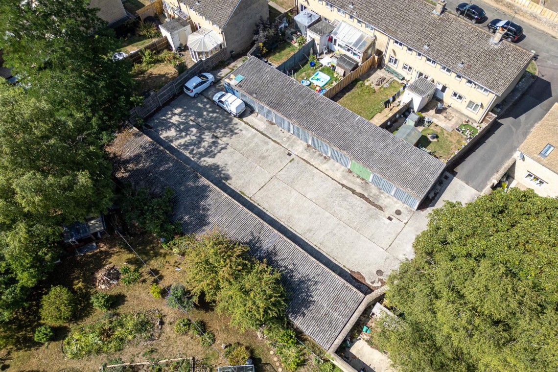 Images for 19 GARAGES | LARGE PLOT | CIRENCESTER