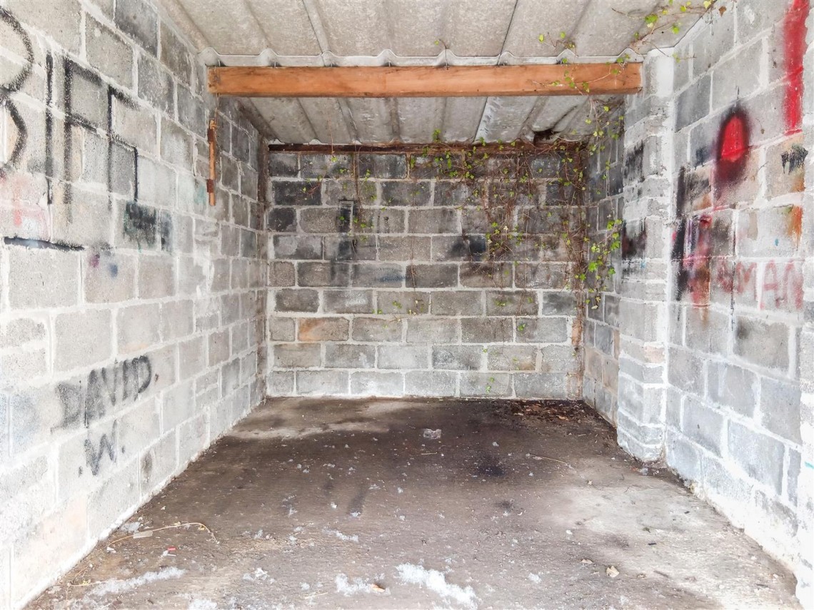 Images for 2 X GARAGES | DARTMOUTH