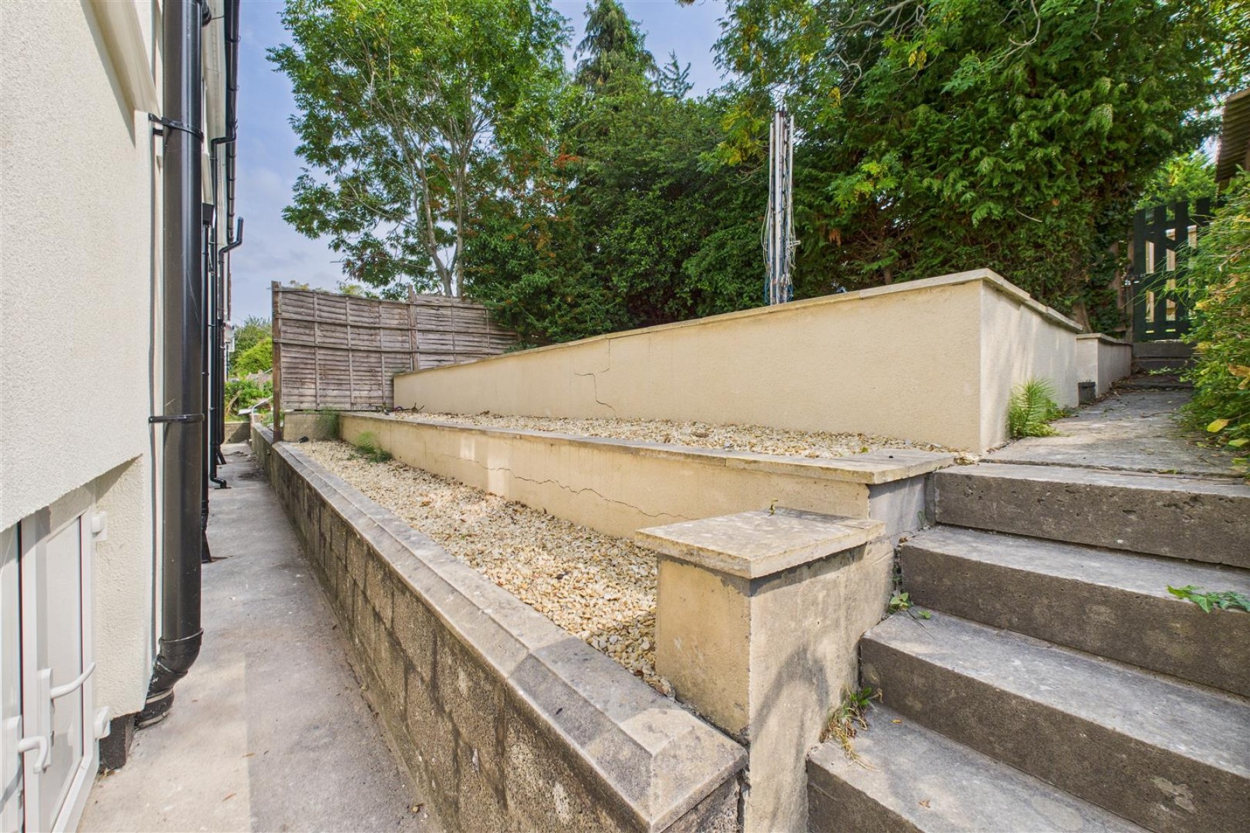 Images for GARDEN FLAT | WHITCHURCH