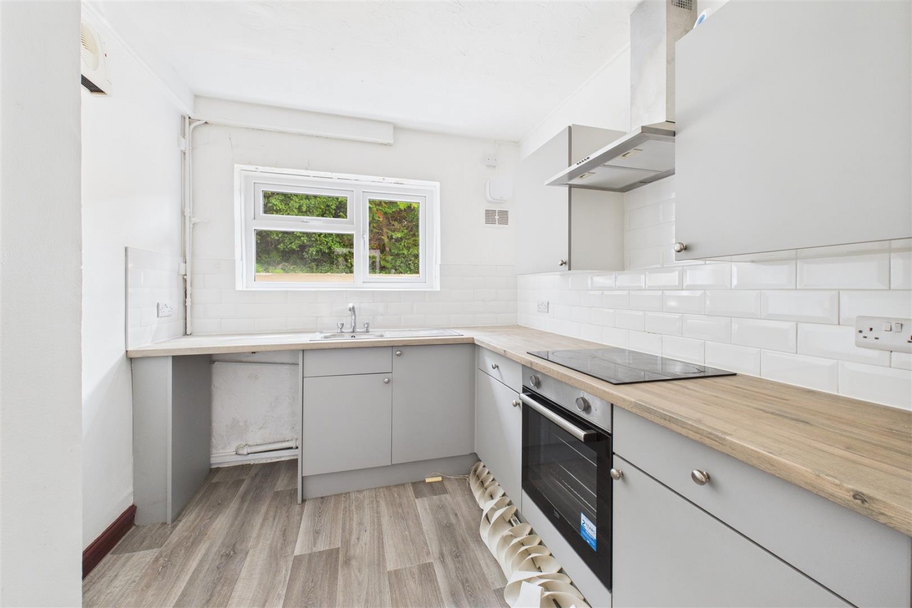 Images for GARDEN FLAT | WHITCHURCH