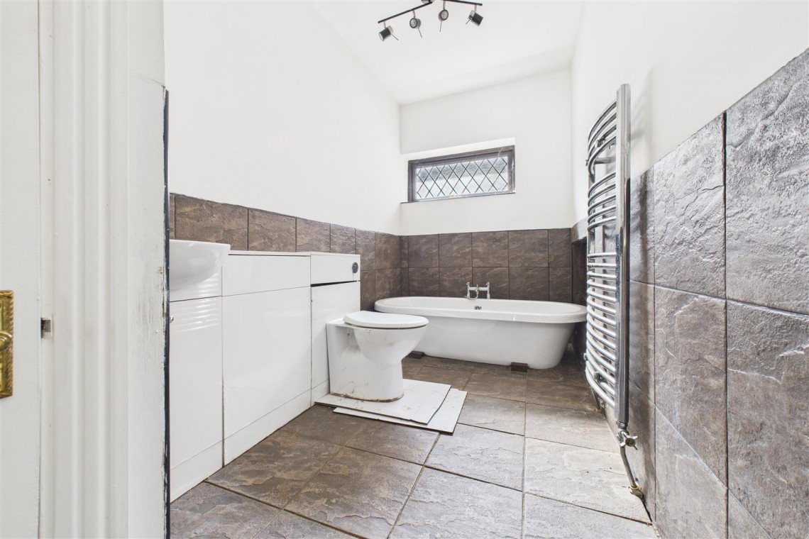 Images for DETACHED | UPDATING | ABBOTTS LEIGH