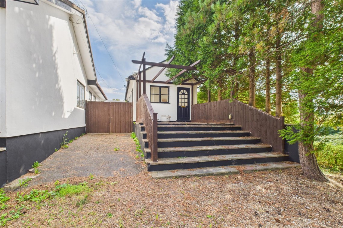 Images for DETACHED | UPDATING | ABBOTTS LEIGH