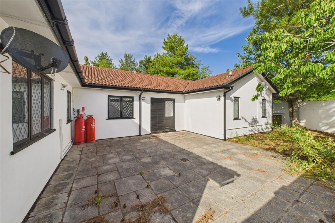 Images for DETACHED | UPDATING | ABBOTTS LEIGH