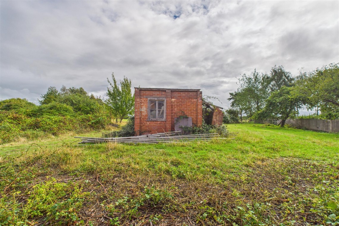 Images for FARMHOUSE + 2.36 ACRES | KENN