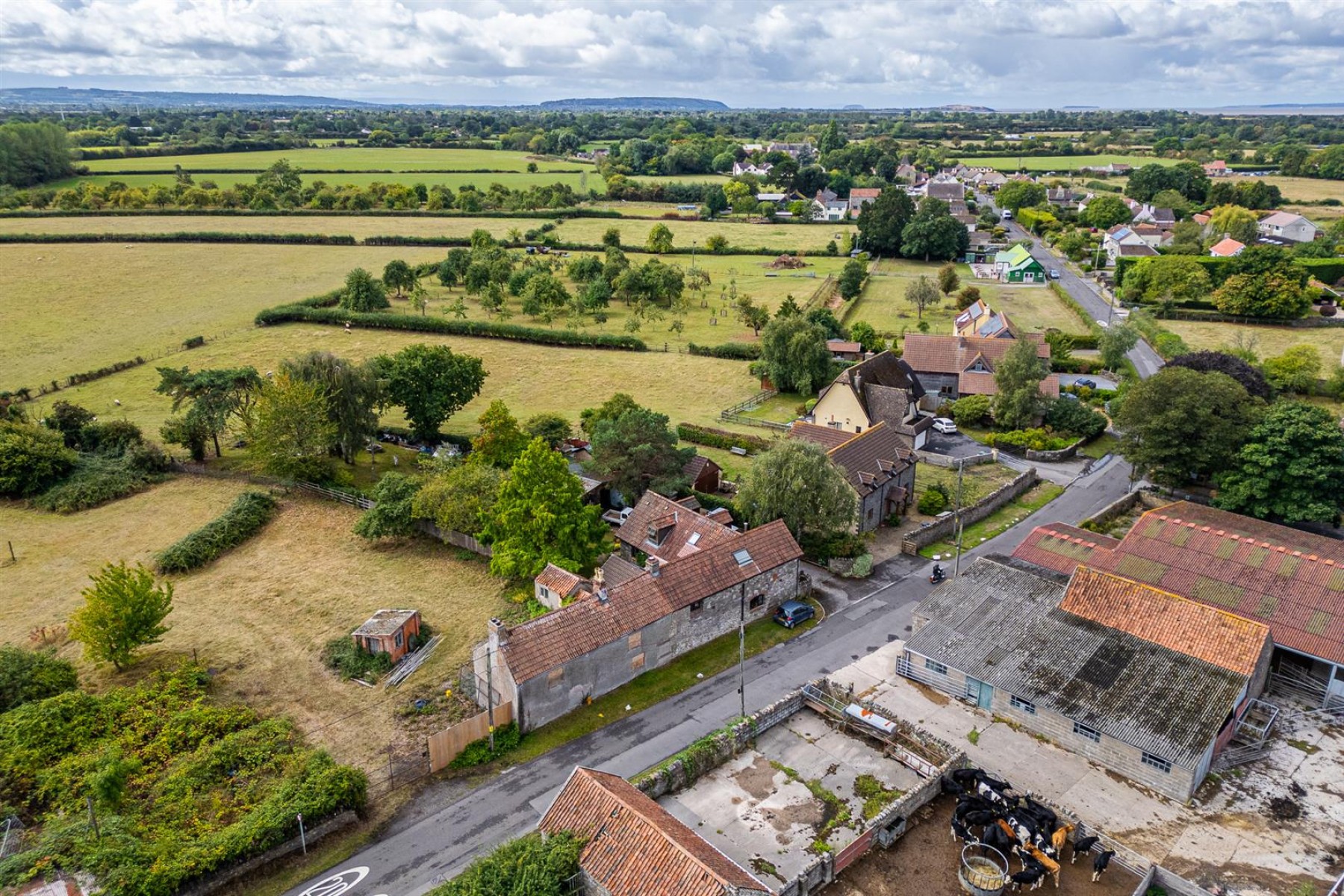 Images for FARMHOUSE + 2.36 ACRES | KENN