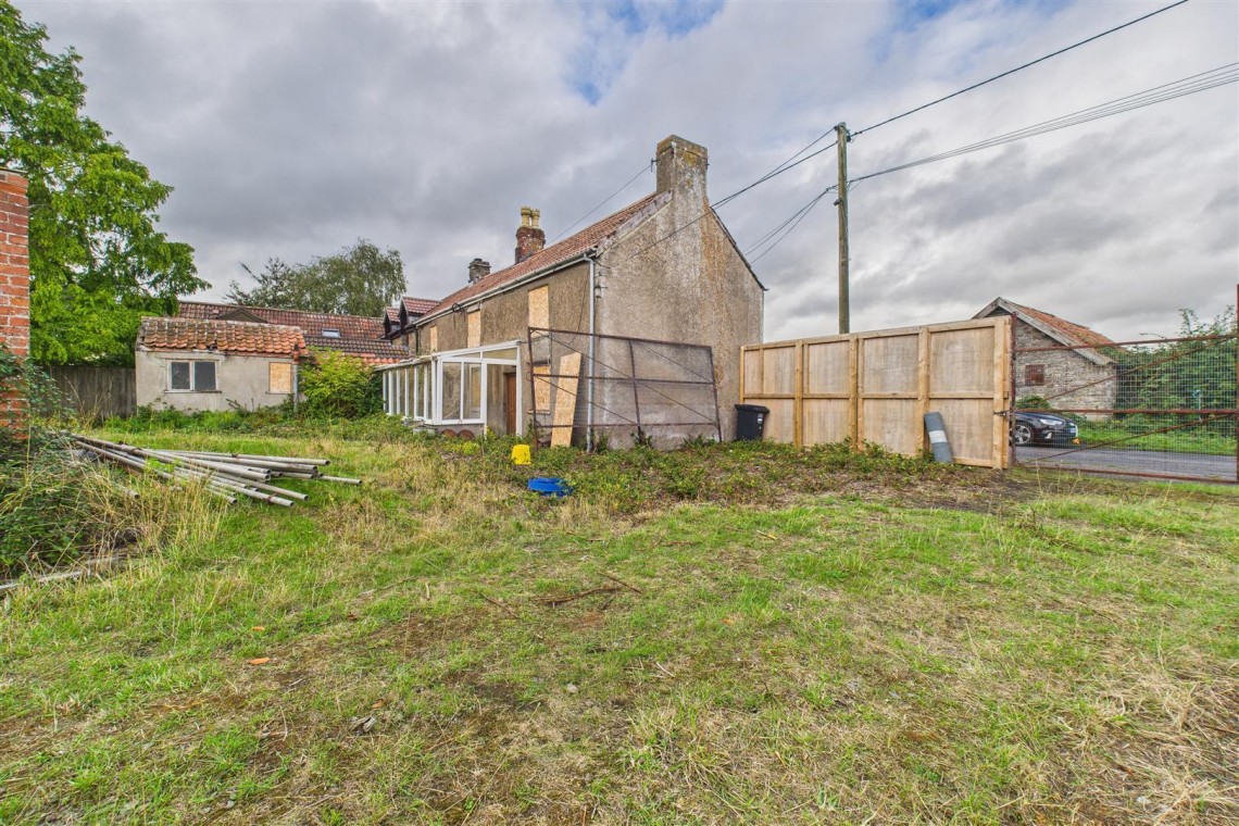 Images for FARMHOUSE + 2.36 ACRES | KENN