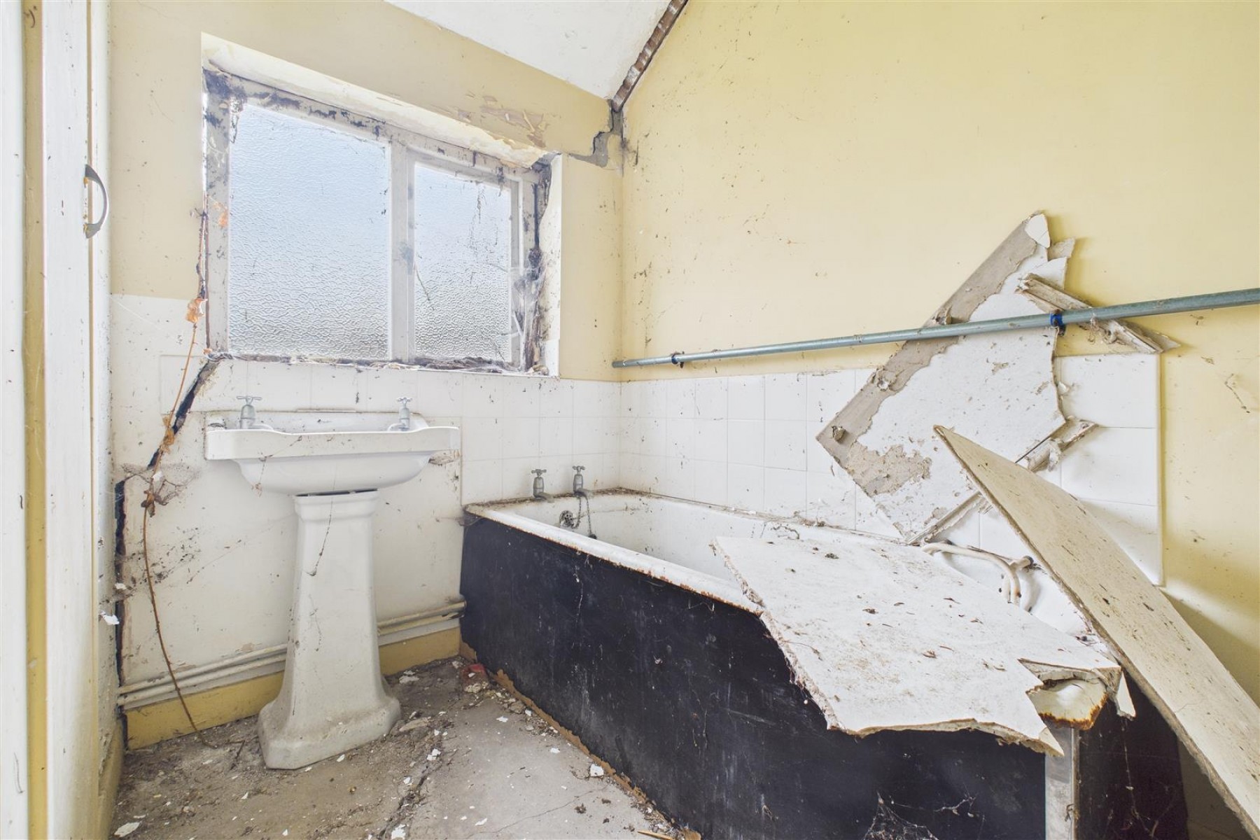 Images for FARMHOUSE + 2.36 ACRES | KENN