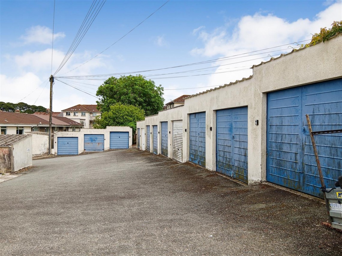 Images for SINGLE GARAGE | DARTMOUTH